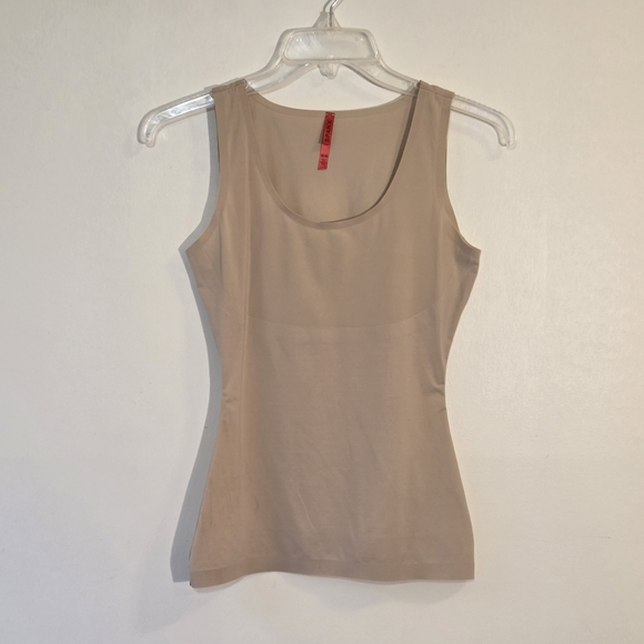 Seamless Cream Shapewear - Picture 2 of 8